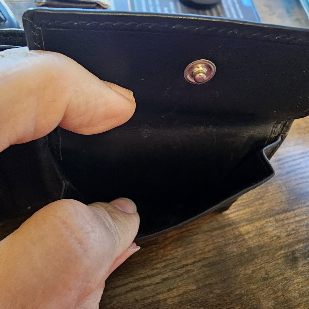 Gucci Wallet - Picture 10 of 12